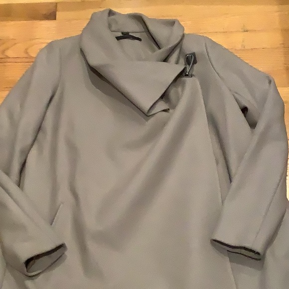 Stunning coat - Picture 3 of 4